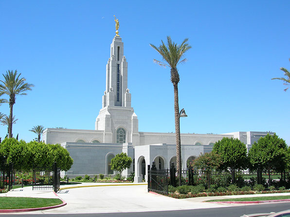 Redlands LDS Temple front entrance driveway and site landscaping